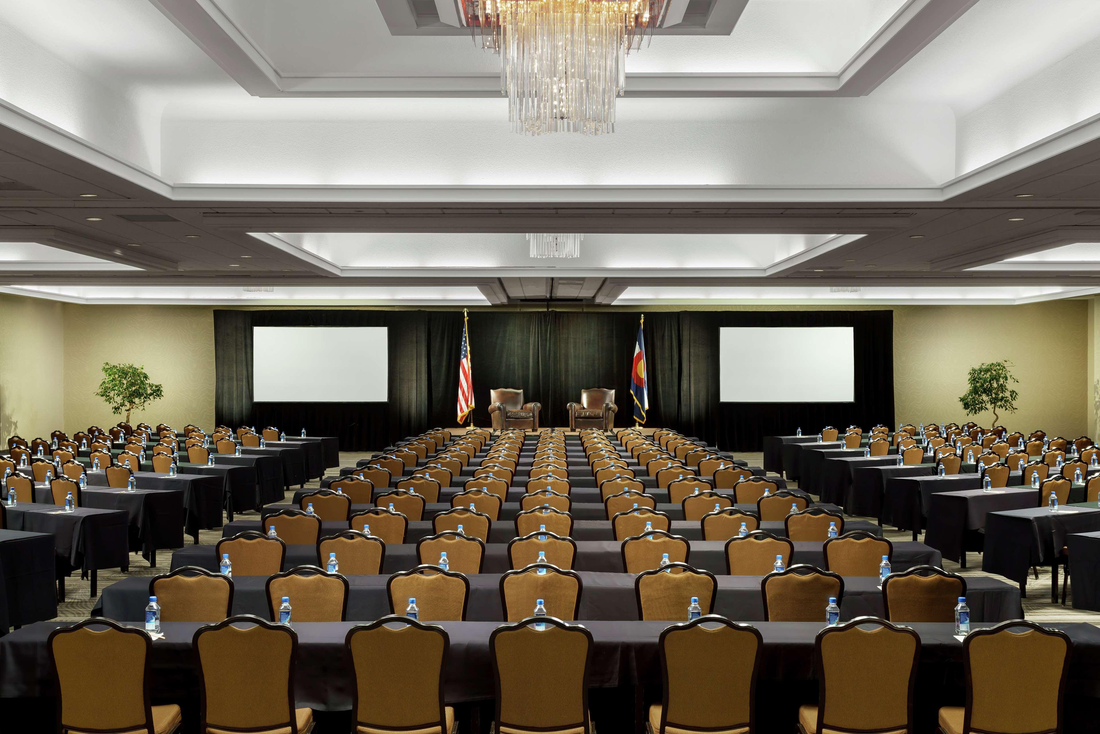 Doubletree By Hilton Colorado Springs Hotel Екстериор снимка