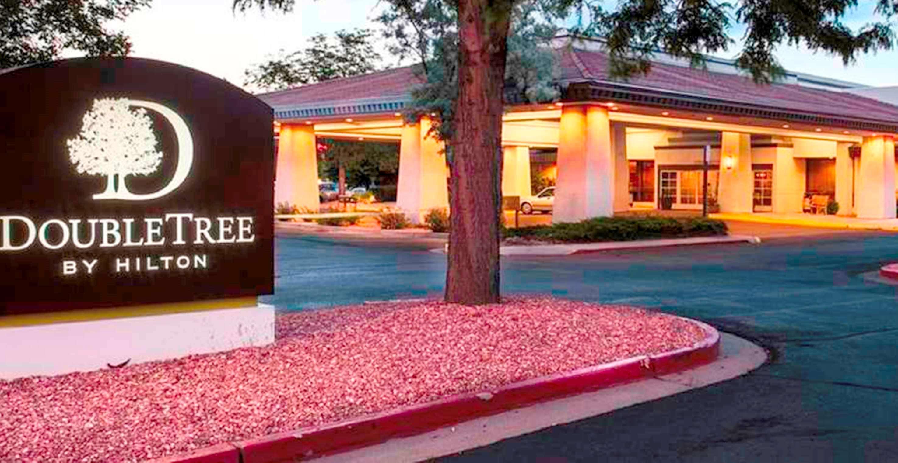 Doubletree By Hilton Colorado Springs Hotel Екстериор снимка