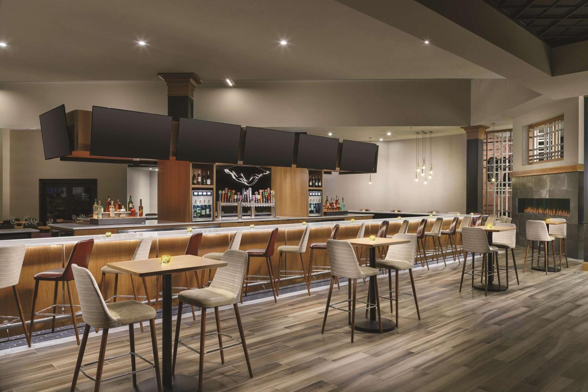 Doubletree By Hilton Colorado Springs Hotel Екстериор снимка