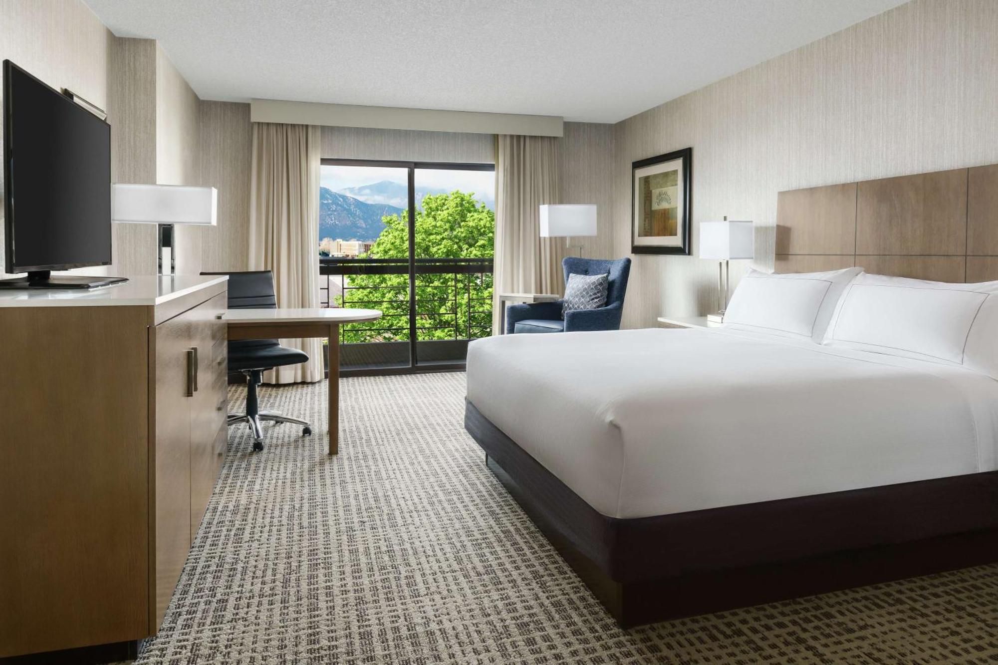 Doubletree By Hilton Colorado Springs Hotel Екстериор снимка