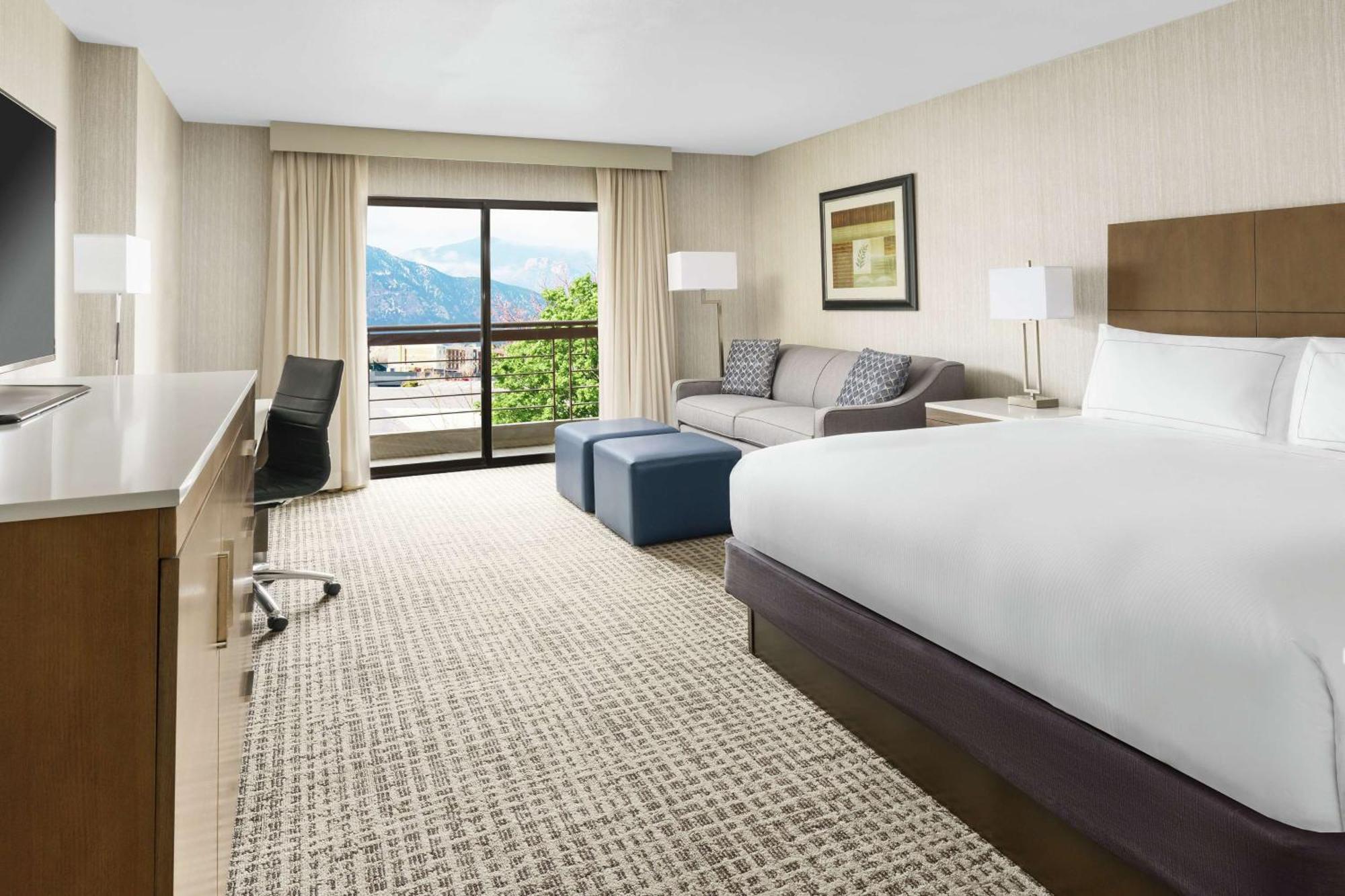 Doubletree By Hilton Colorado Springs Hotel Екстериор снимка
