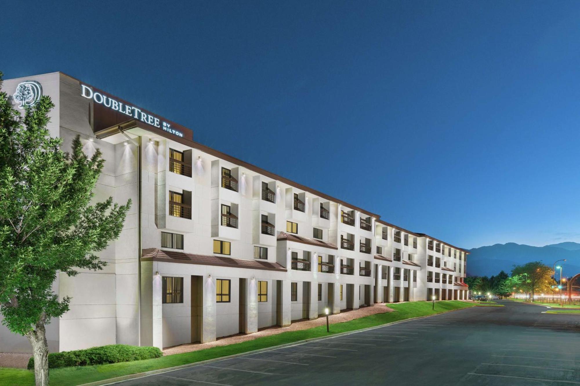 Doubletree By Hilton Colorado Springs Hotel Екстериор снимка